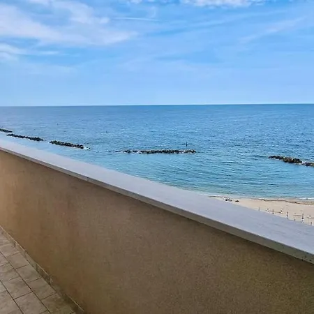 P012 - Porto Recanati, Meraviglioso Trilocale Fronte Mare Appartement